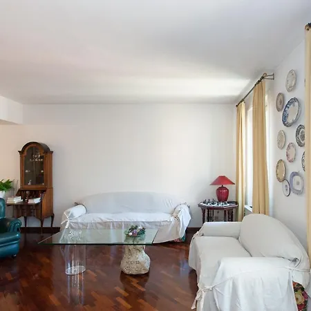 Dora Trevi 아파트 *