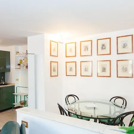 Dora Trevi 아파트 *